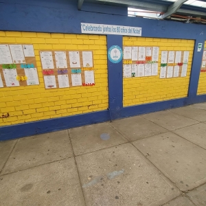 La Biblioteca CRA del colegio realiza una exposición para celebra los 80 años del Nobel de Gabriela Mistral